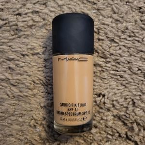 MAC Studio Fix Foundation